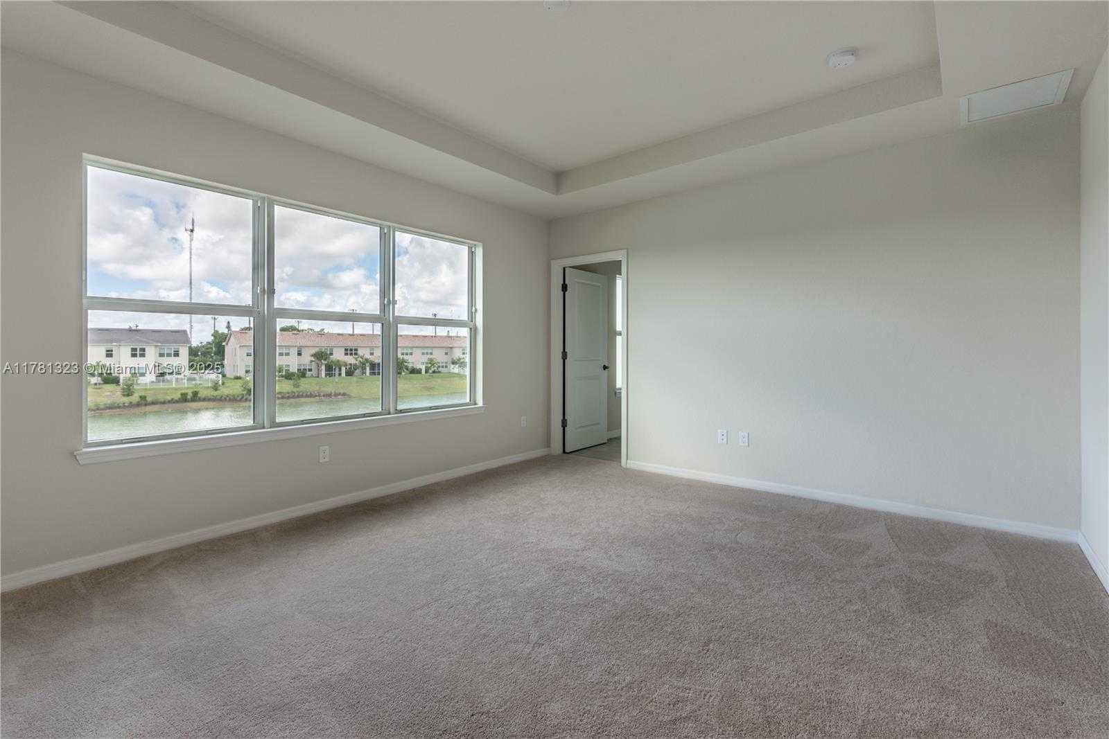 Small Image of 4974 GREENWAY DR, Hollywood Number 20