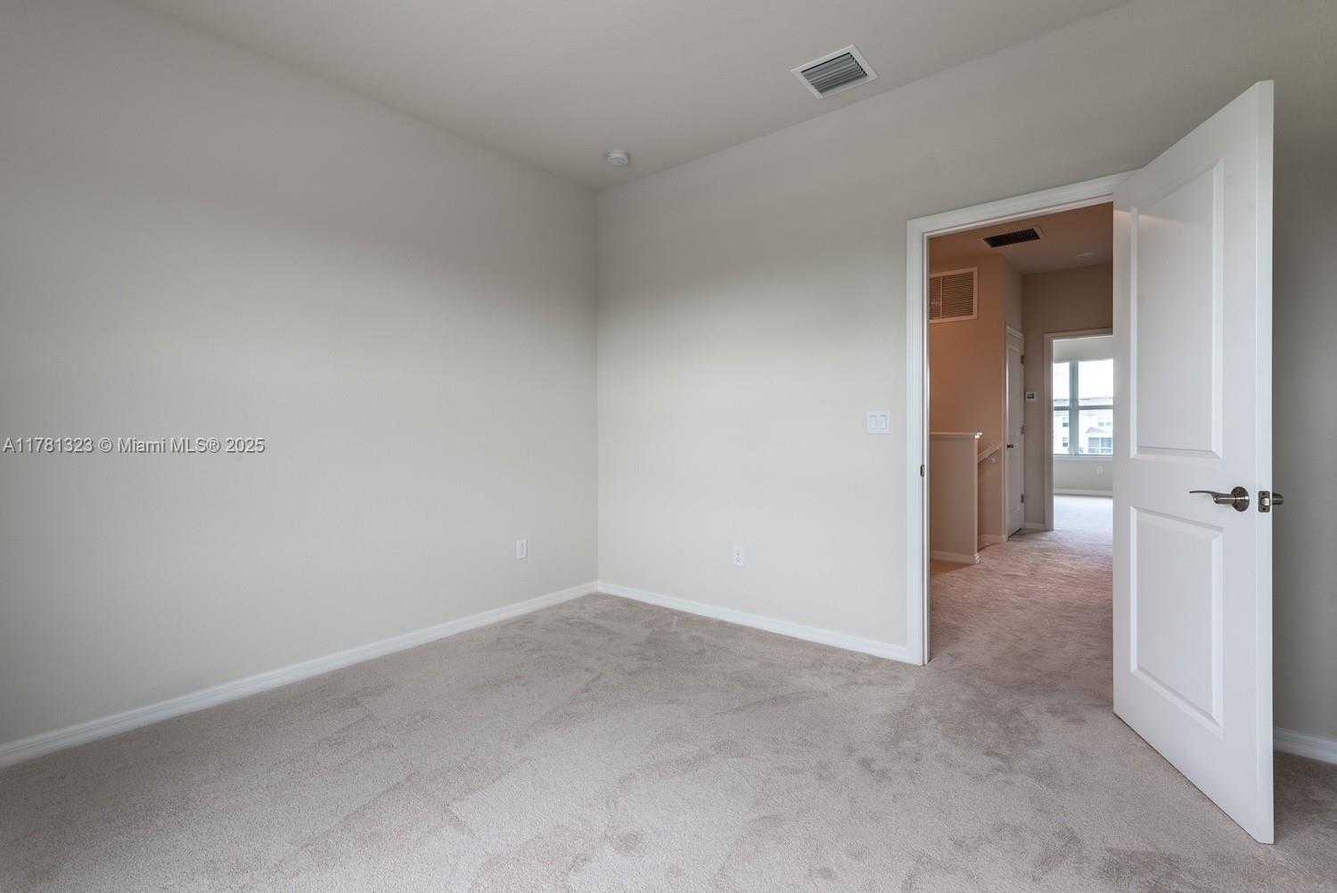 Small Image of 4974 GREENWAY DR, Hollywood Number 26