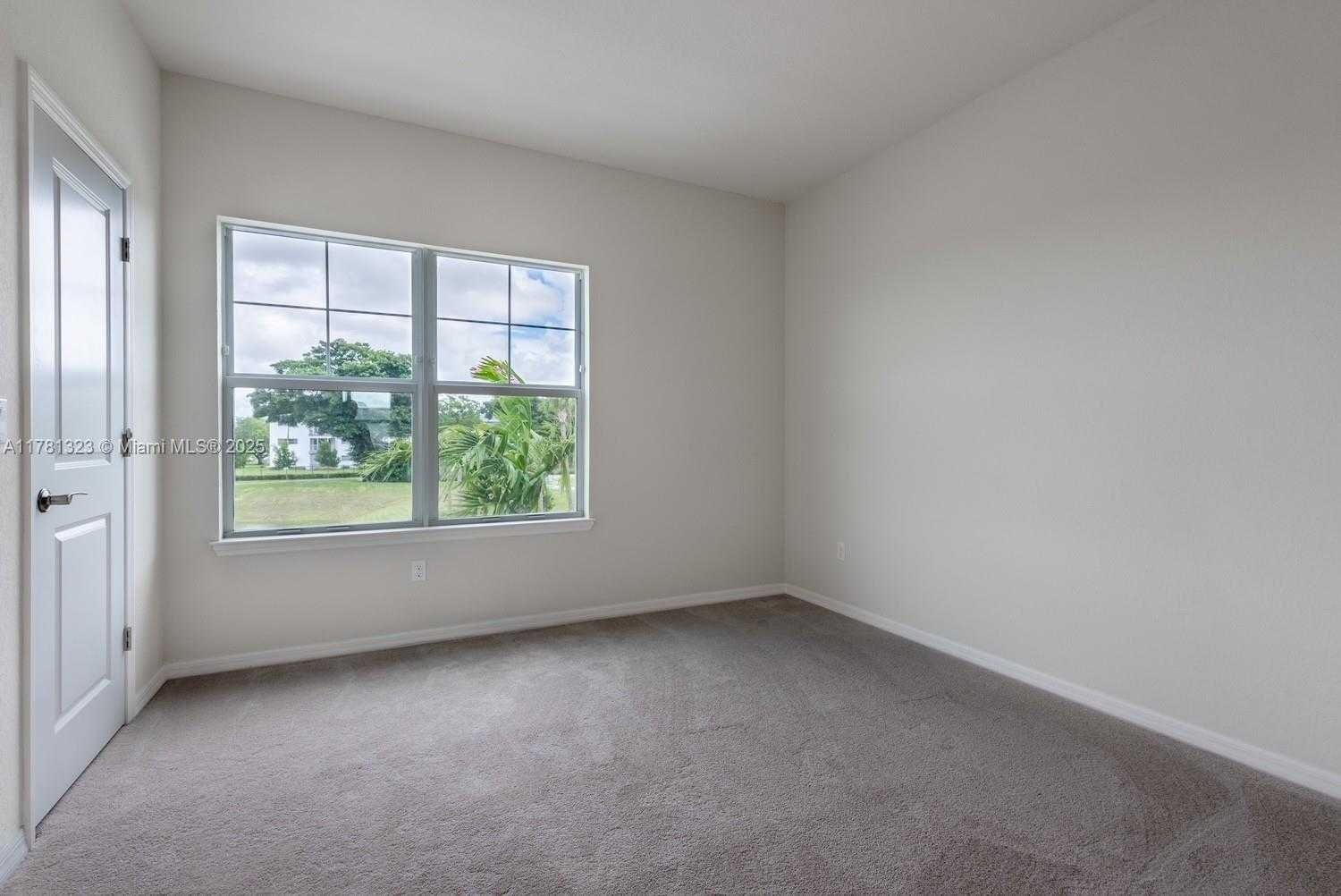 Small Image of 4974 GREENWAY DR, Hollywood Number 28