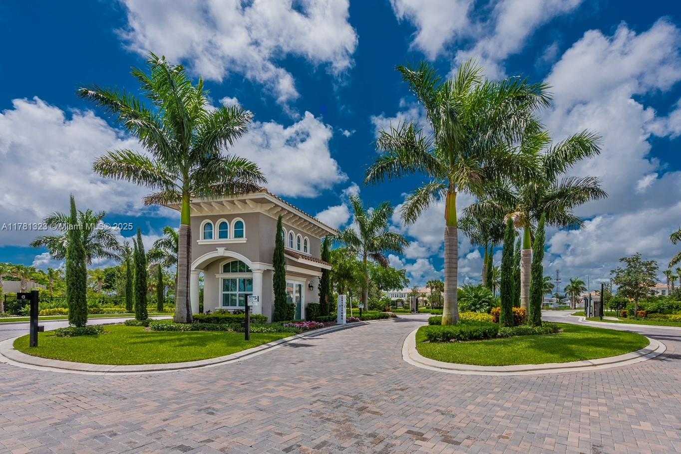 Small Image of 4974 GREENWAY DR, Hollywood Number 30