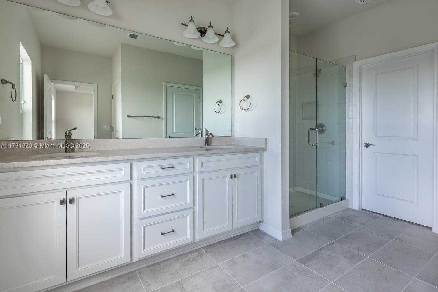 Small Image of 4974 GREENWAY DR, Hollywood Number 37