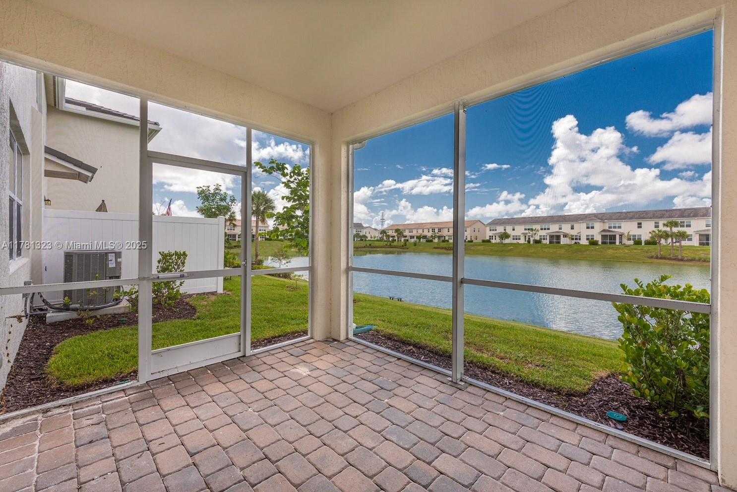 Small Image of 4974 GREENWAY DR, Hollywood Number 43