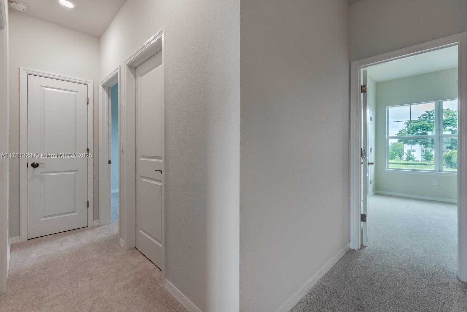 Small Image of 4974 GREENWAY DR, Hollywood Number 48