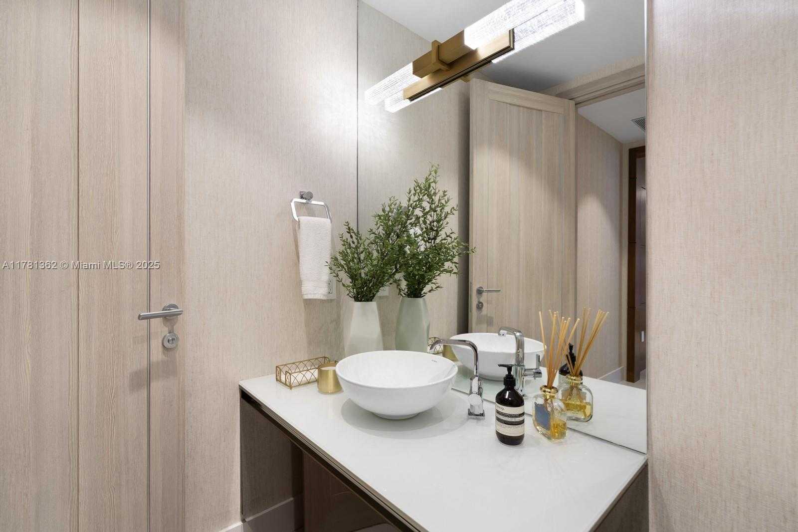 Small Image of 9705 COLLINS AVE #2604N, Bal Harbour Number 32