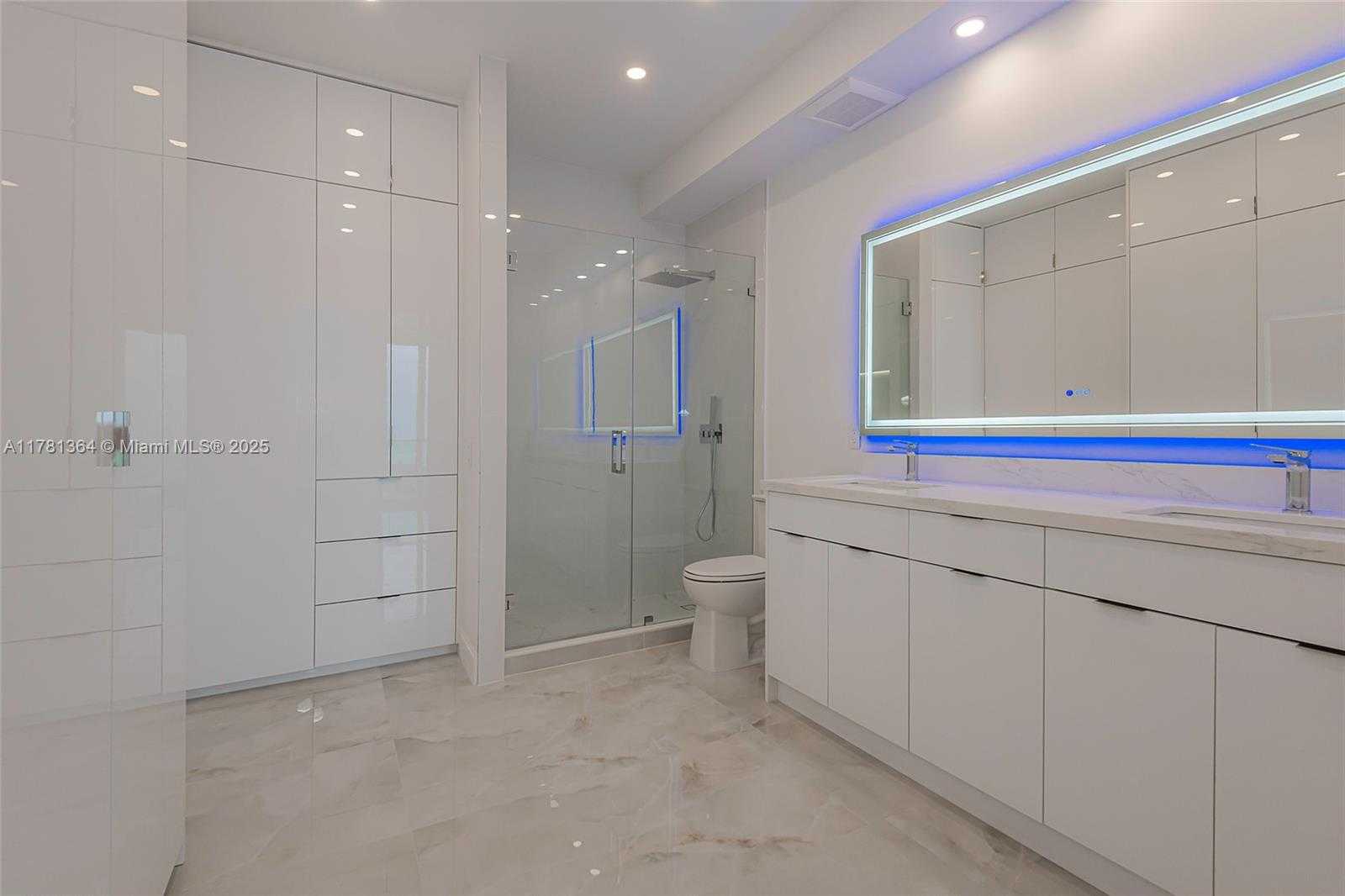 Small Image of 100 BAYVIEW DR #PH25, Sunny Isles Beach Number 22