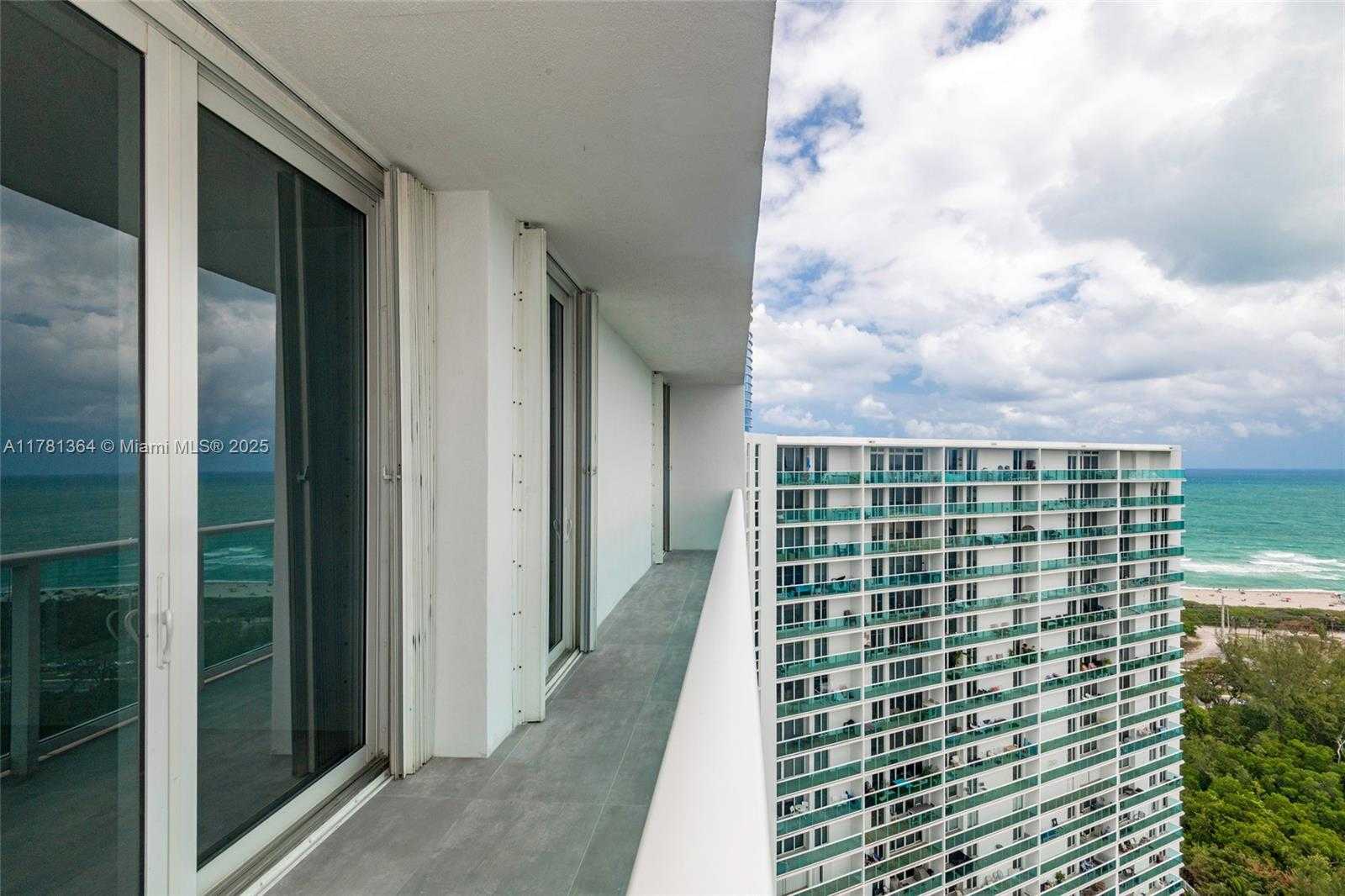Small Image of 100 BAYVIEW DR #PH25, Sunny Isles Beach Number 26
