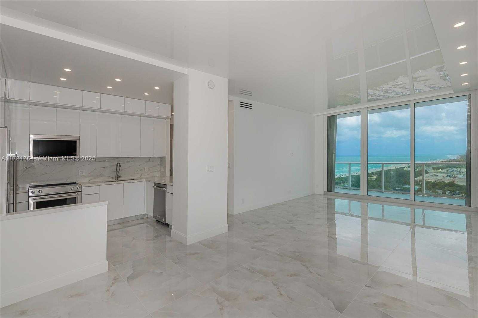 Small Image of 100 BAYVIEW DR #PH25, Sunny Isles Beach Number 3
