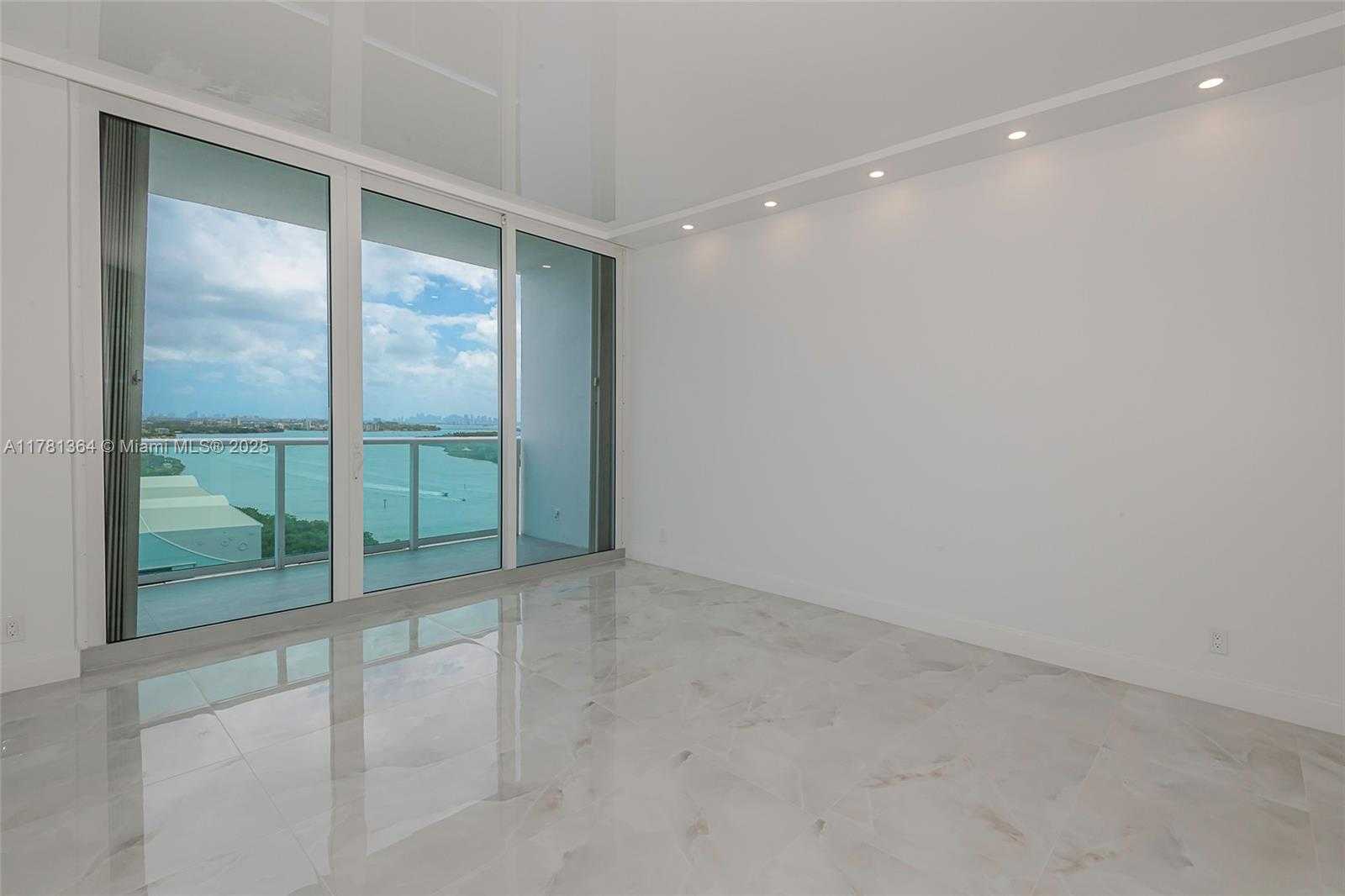 Small Image of 100 BAYVIEW DR #PH25, Sunny Isles Beach Number 5