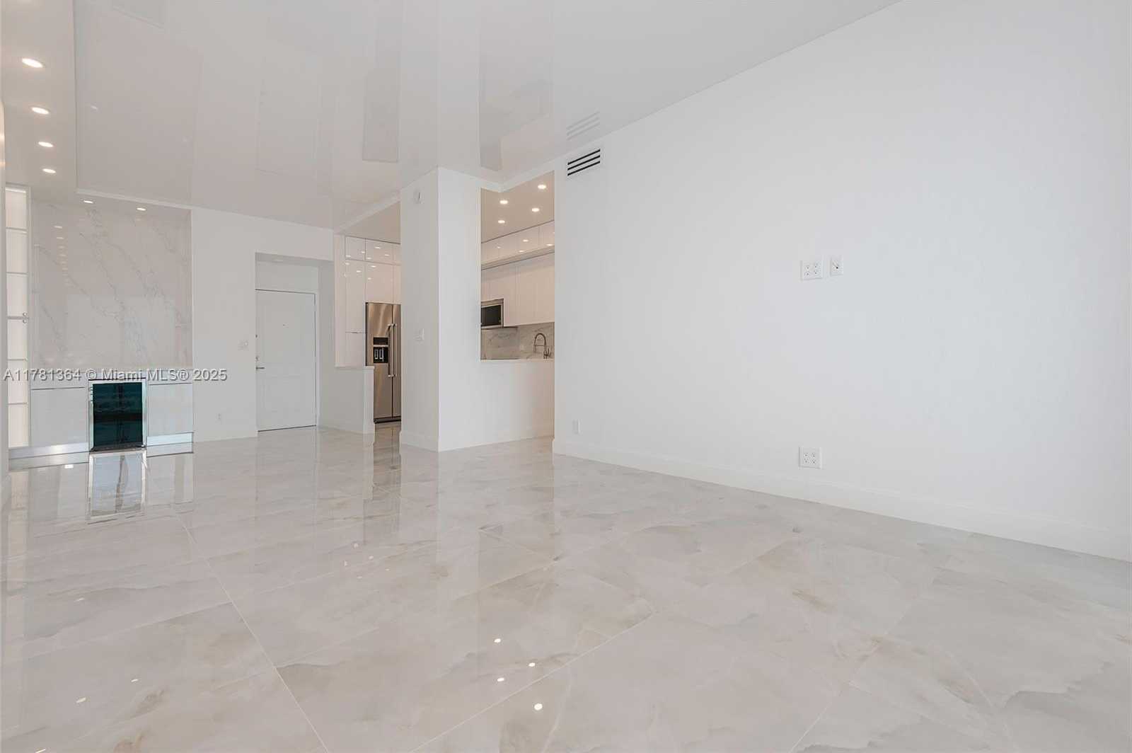 Small Image of 100 BAYVIEW DR #PH25, Sunny Isles Beach Number 7