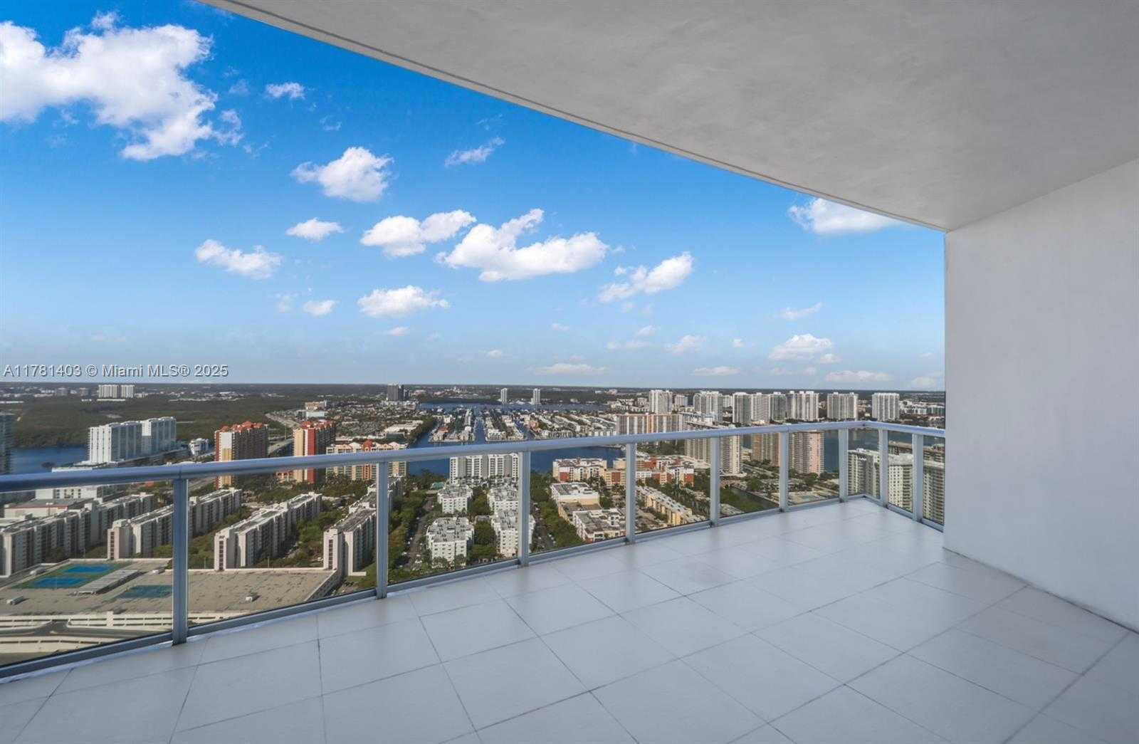 Small Image of 17001 COLLINS AVE #4305 Duplex, Sunny Isles Beach Number 14