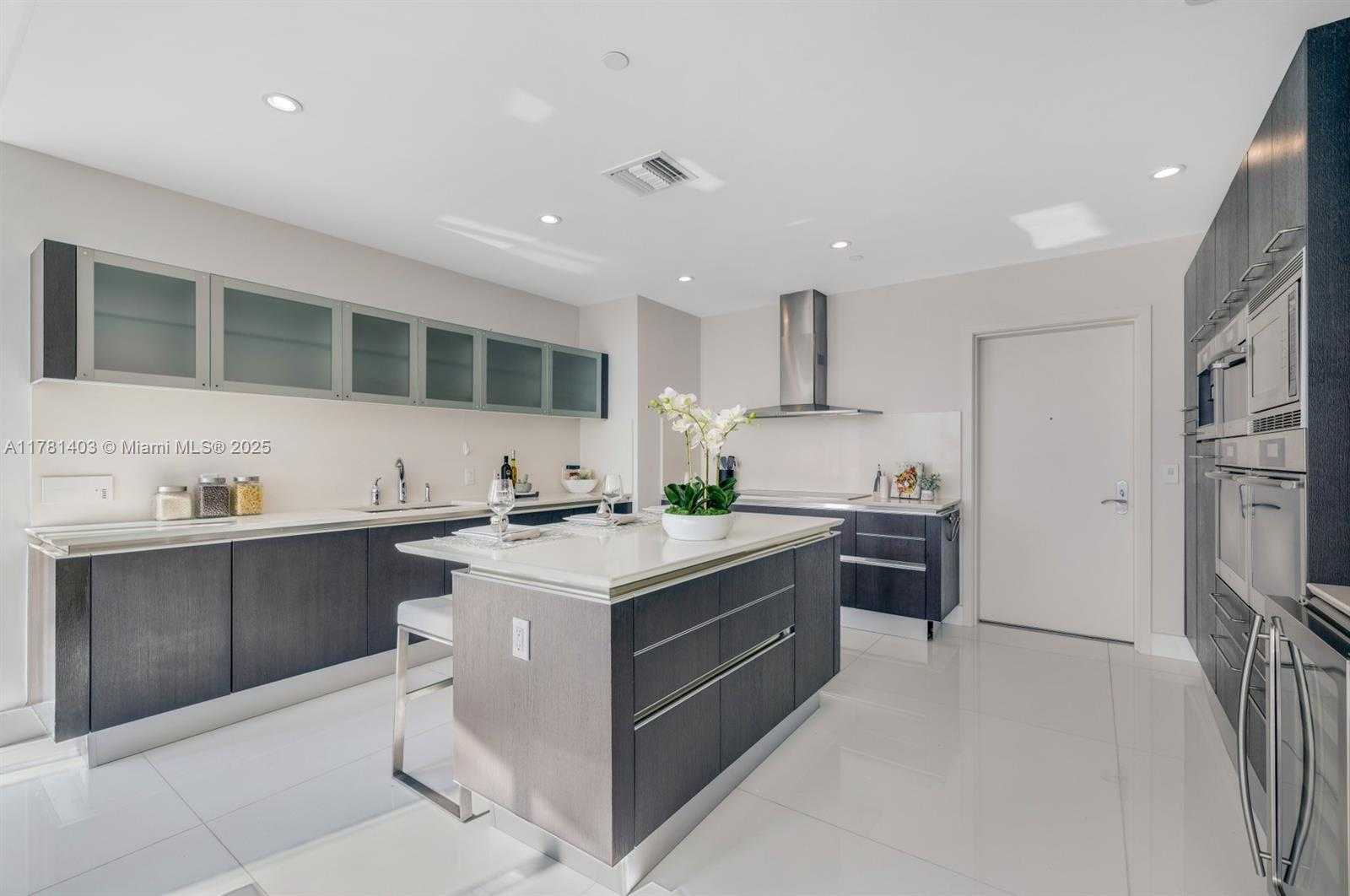 Small Image of 17001 COLLINS AVE #4305 Duplex, Sunny Isles Beach Number 19