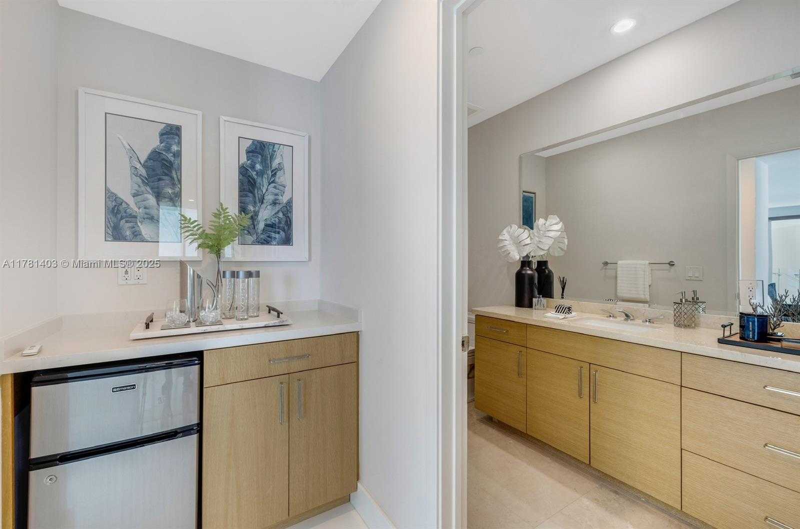 Small Image of 17001 COLLINS AVE #4305 Duplex, Sunny Isles Beach Number 31