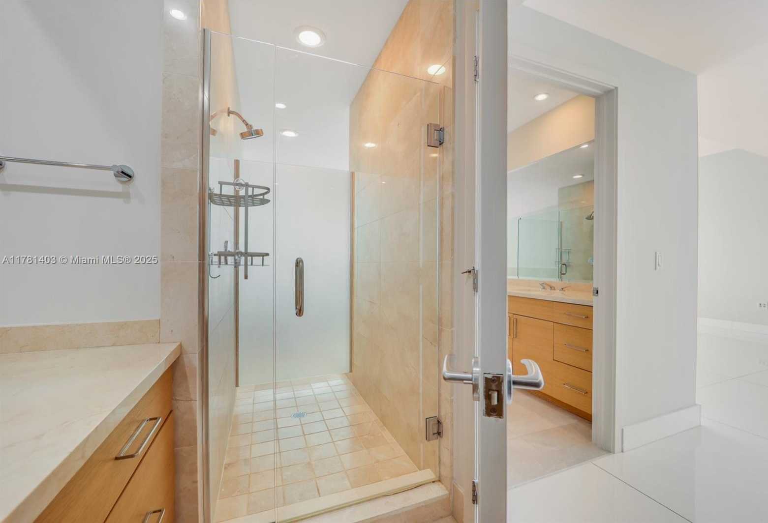 Small Image of 17001 COLLINS AVE #4305 Duplex, Sunny Isles Beach Number 34