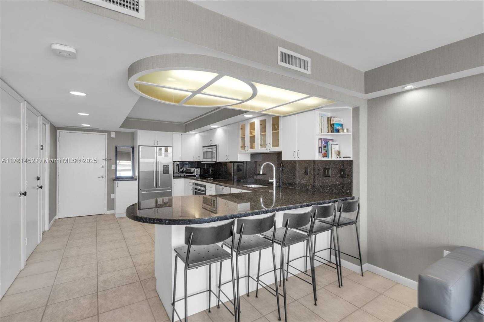 Small Image of 1228 WEST AVE #1110, Miami Beach Number 10