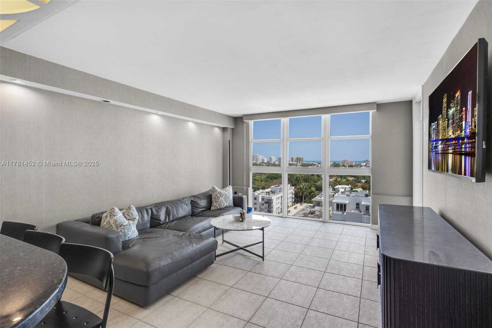 Small Image of 1228 WEST AVE #1110, Miami Beach Number 2