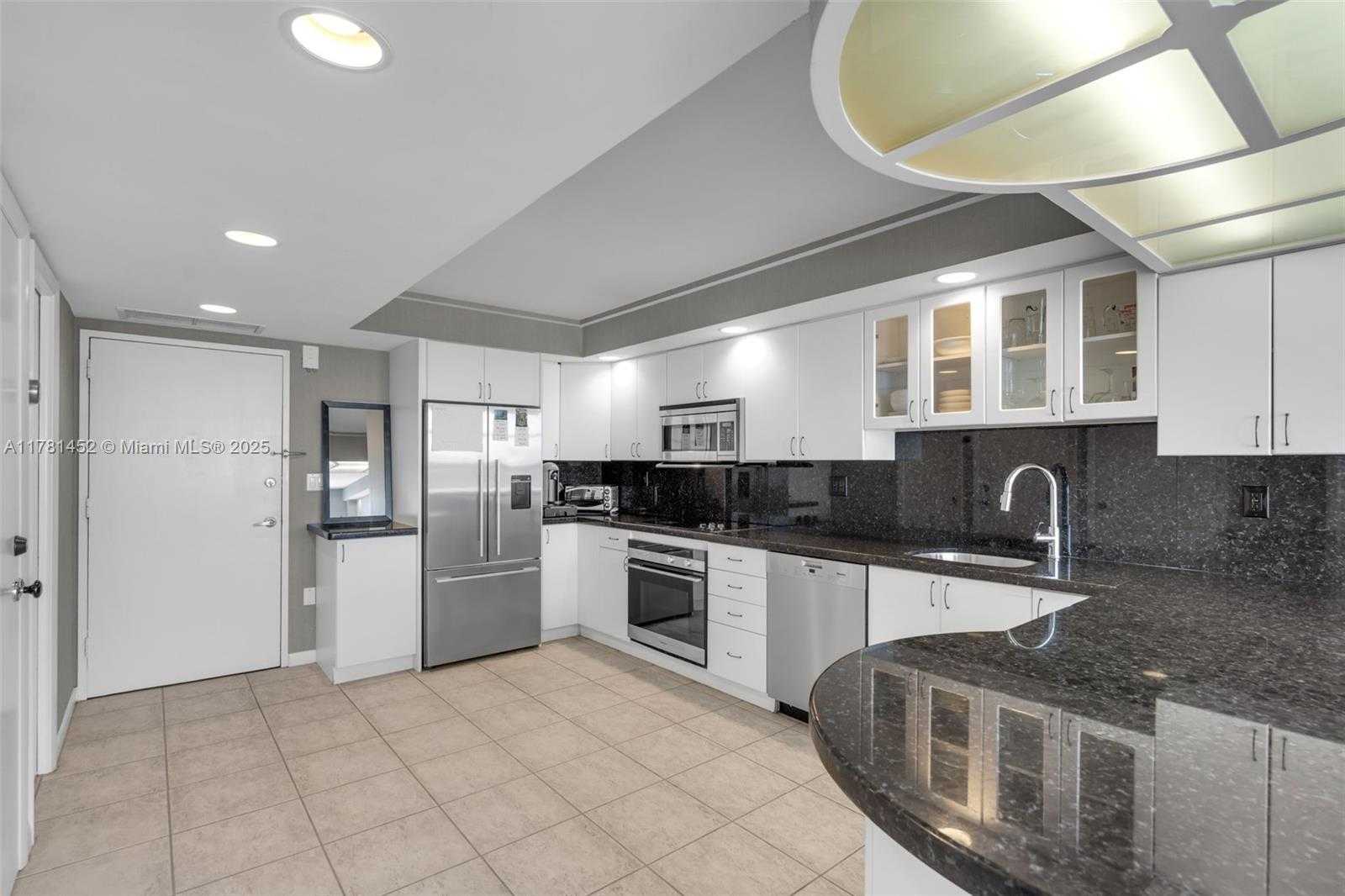 Small Image of 1228 WEST AVE #1110, Miami Beach Number 9
