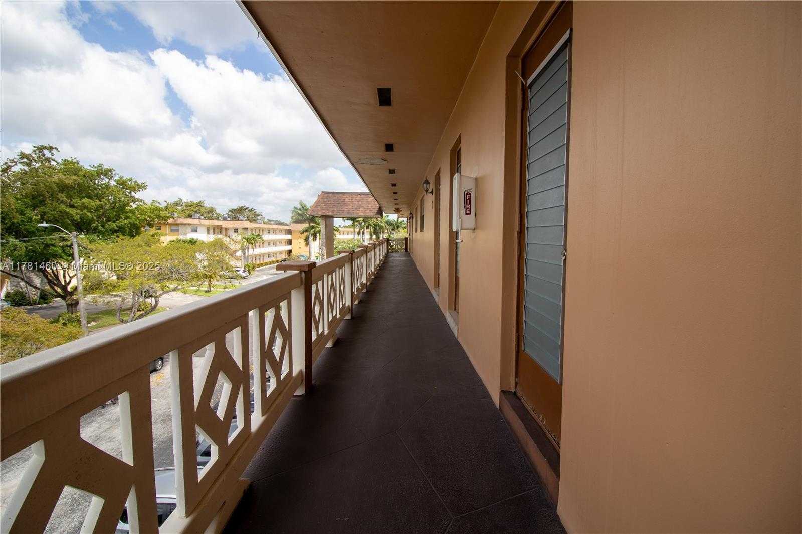 Small Image of 5031 WEST OAKLAND PARK BLVD #309, Lauderdale Lakes Number 2