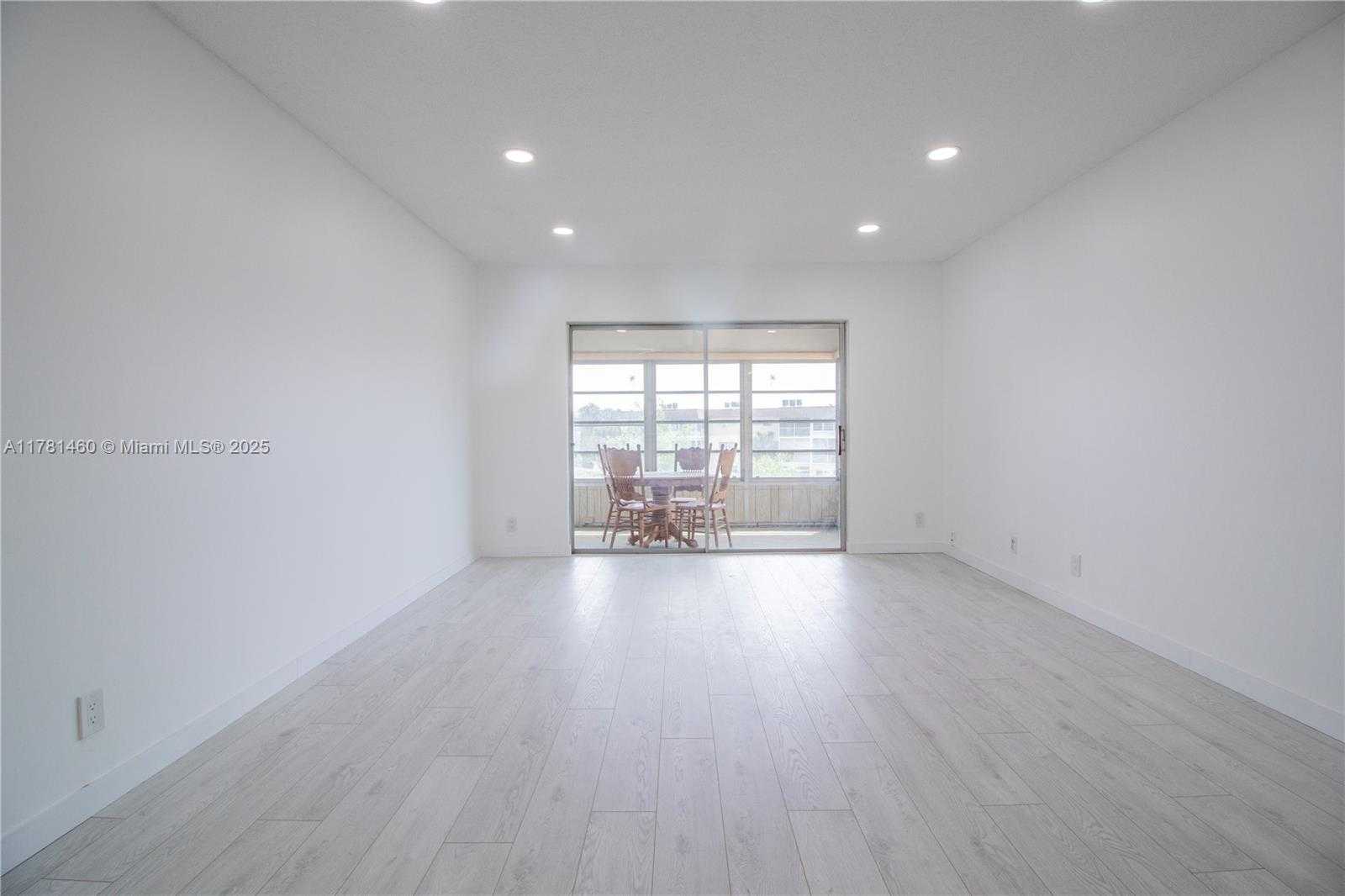 Small Image of 5031 WEST OAKLAND PARK BLVD #309, Lauderdale Lakes Number 4