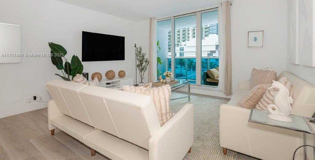 Small Image of 2301 COLLINS AVE #401, Miami Beach Number 12