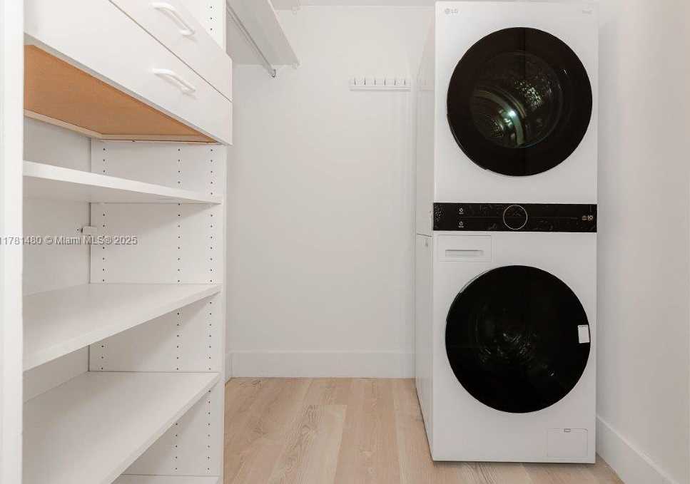 Small Image of 2301 COLLINS AVE #401, Miami Beach Number 7