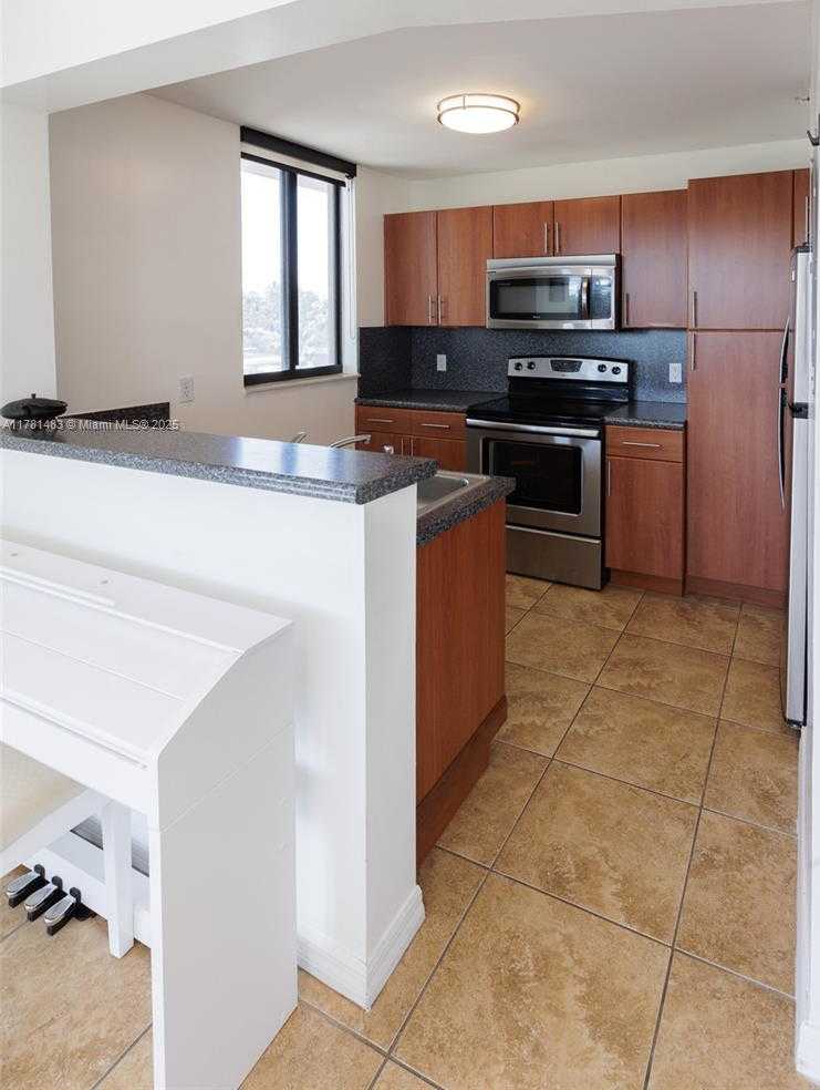 Small Image of 1690 SOUTH WEST 27TH AVE #301, Miami Number 5