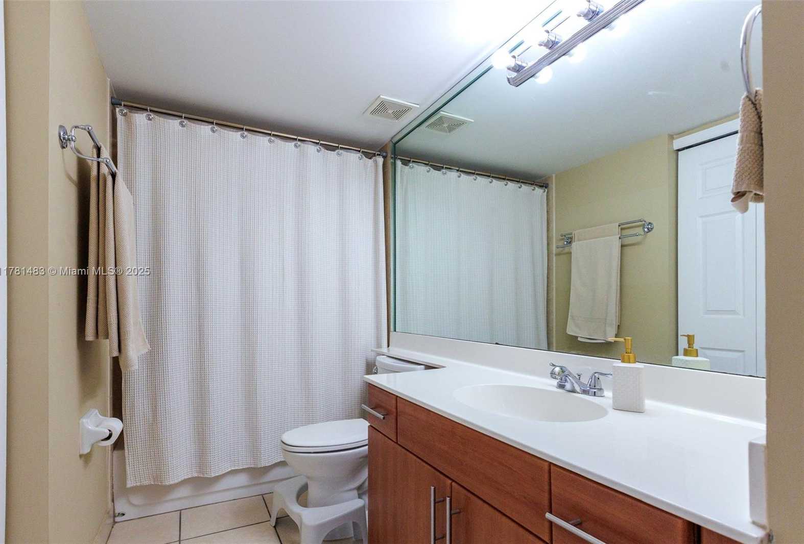 Small Image of 1690 SOUTH WEST 27TH AVE #301, Miami Number 8