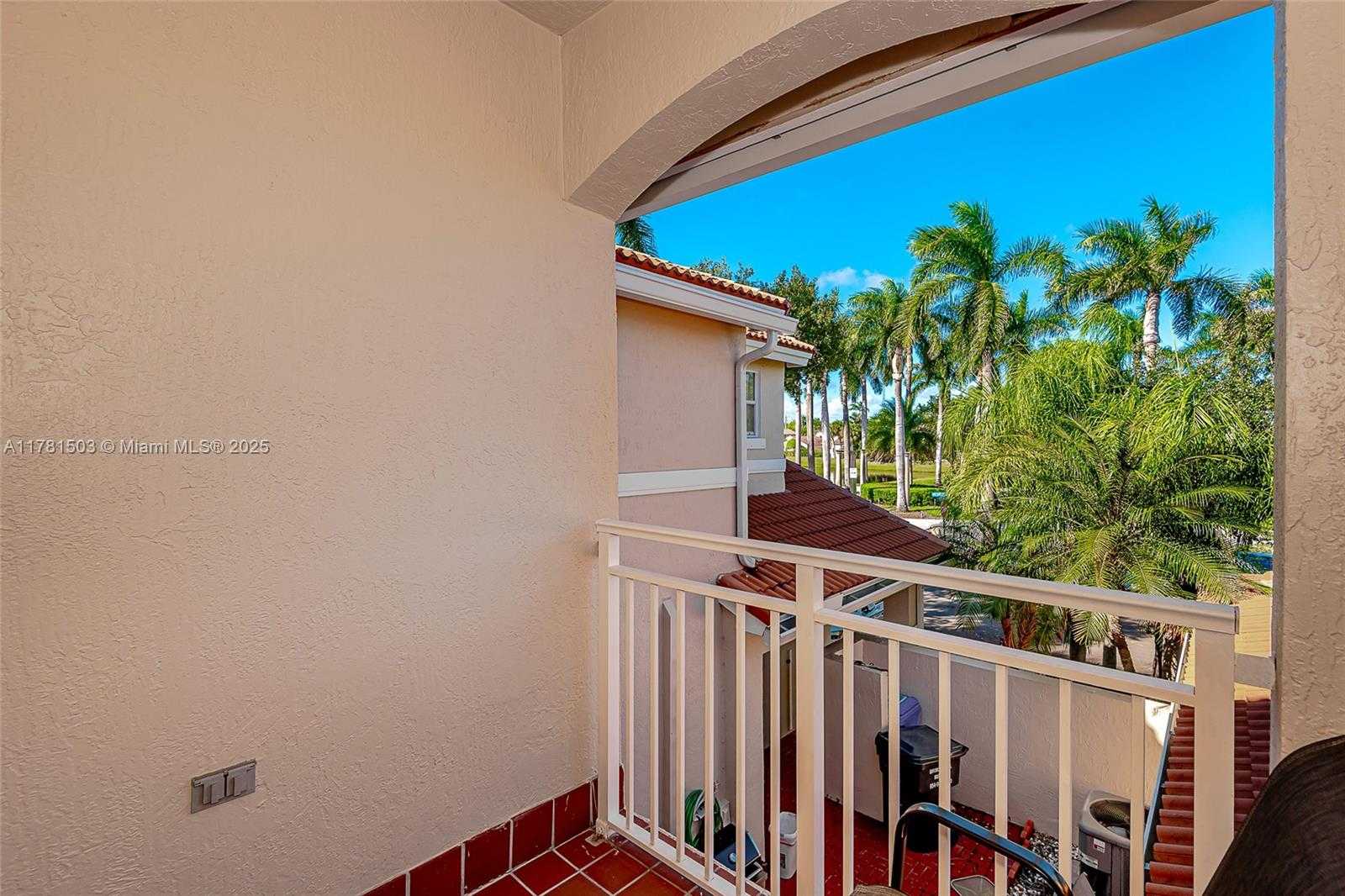 Small Image of 1094 REDWOOD ST #., Hollywood Number 18