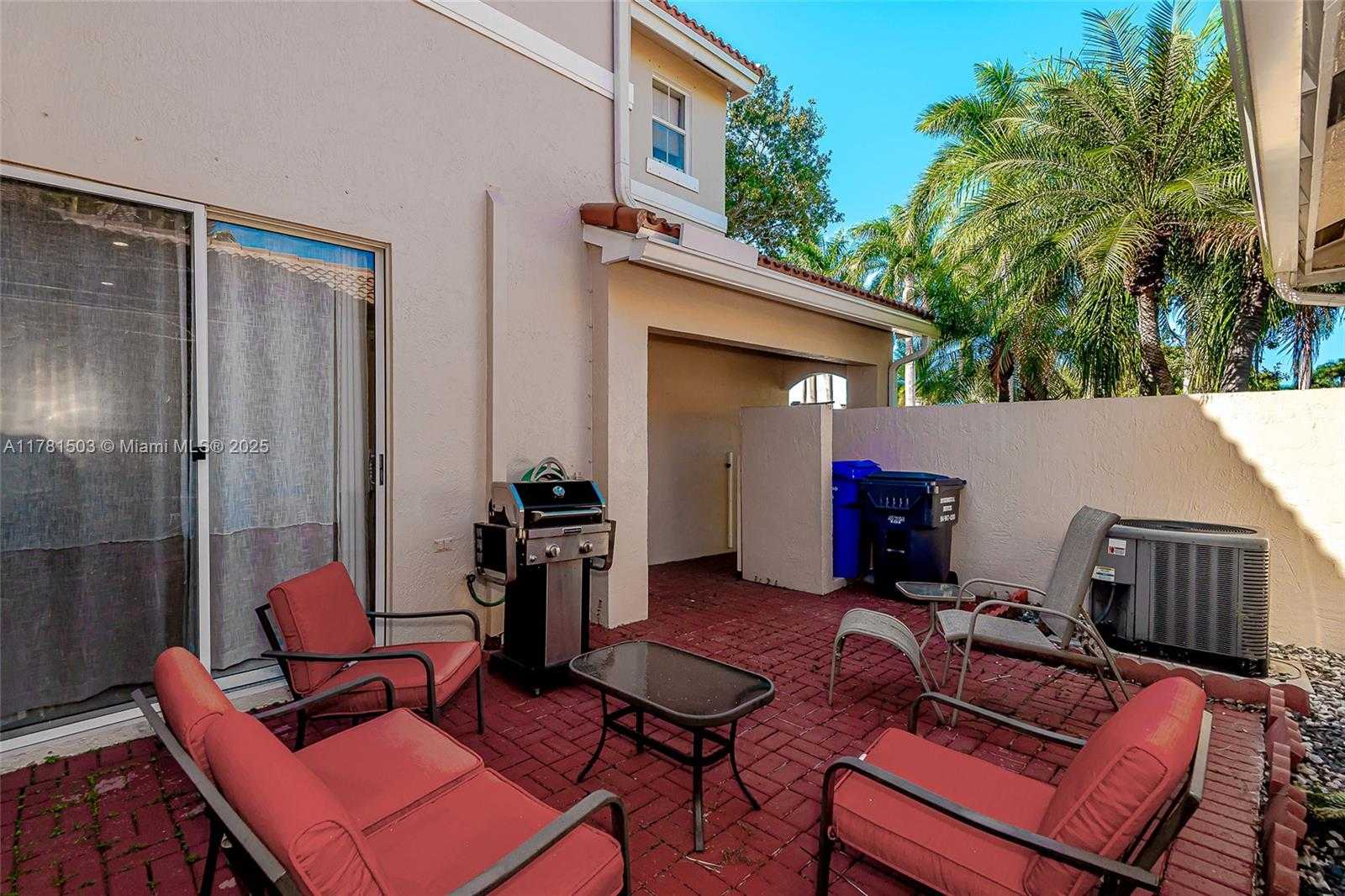 Small Image of 1094 REDWOOD ST #., Hollywood Number 22