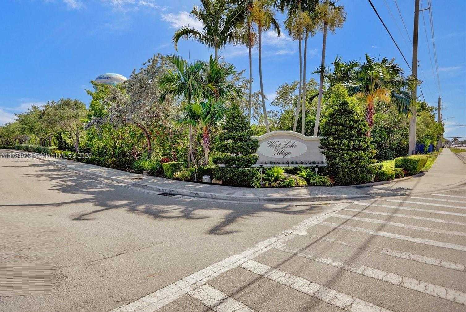 Small Image of 1094 REDWOOD ST #., Hollywood Number 35