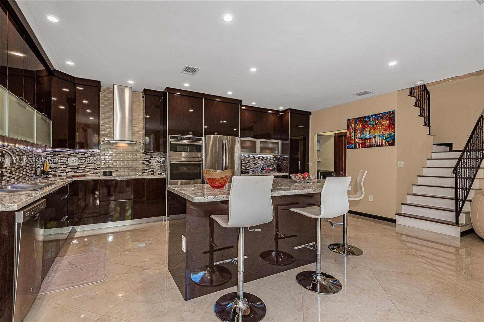 Small Image of 1094 REDWOOD ST #., Hollywood Number 4