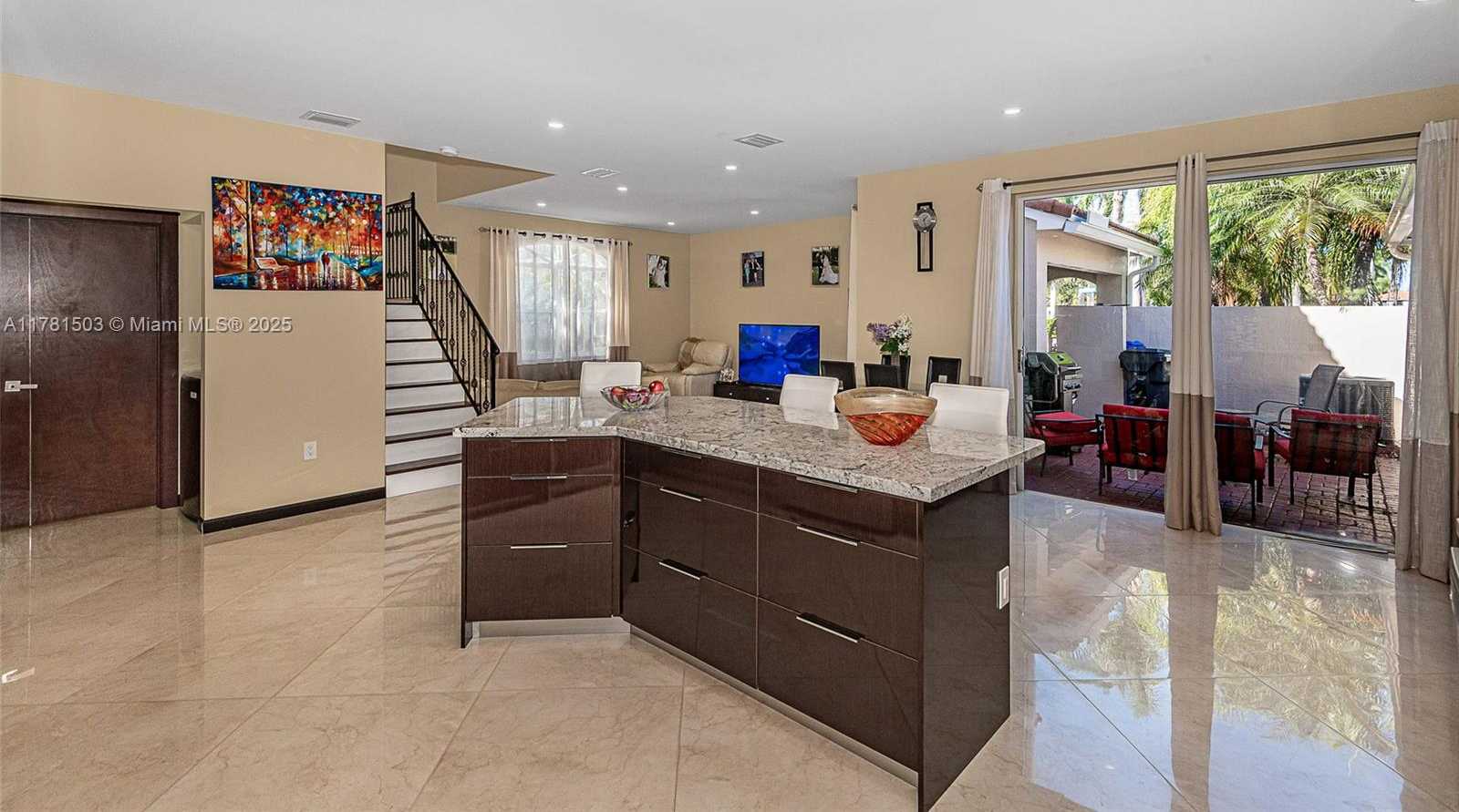 Small Image of 1094 REDWOOD ST #., Hollywood Number 8