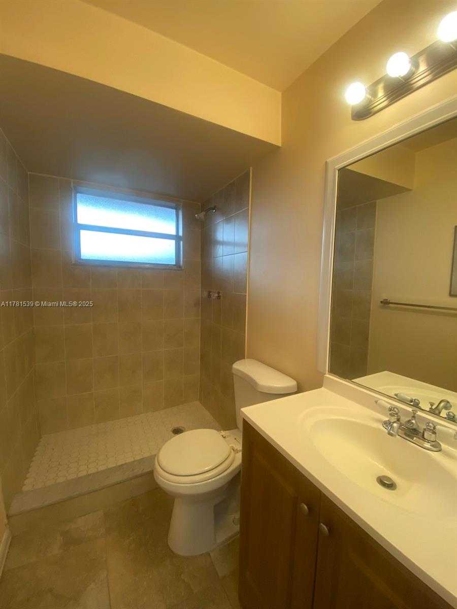 Small Image of 6890 ROYAL PALM BLVD #305H, Margate Number 11