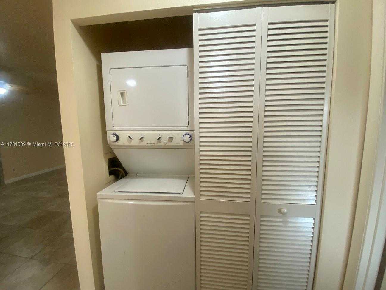 Small Image of 6890 ROYAL PALM BLVD #305H, Margate Number 13