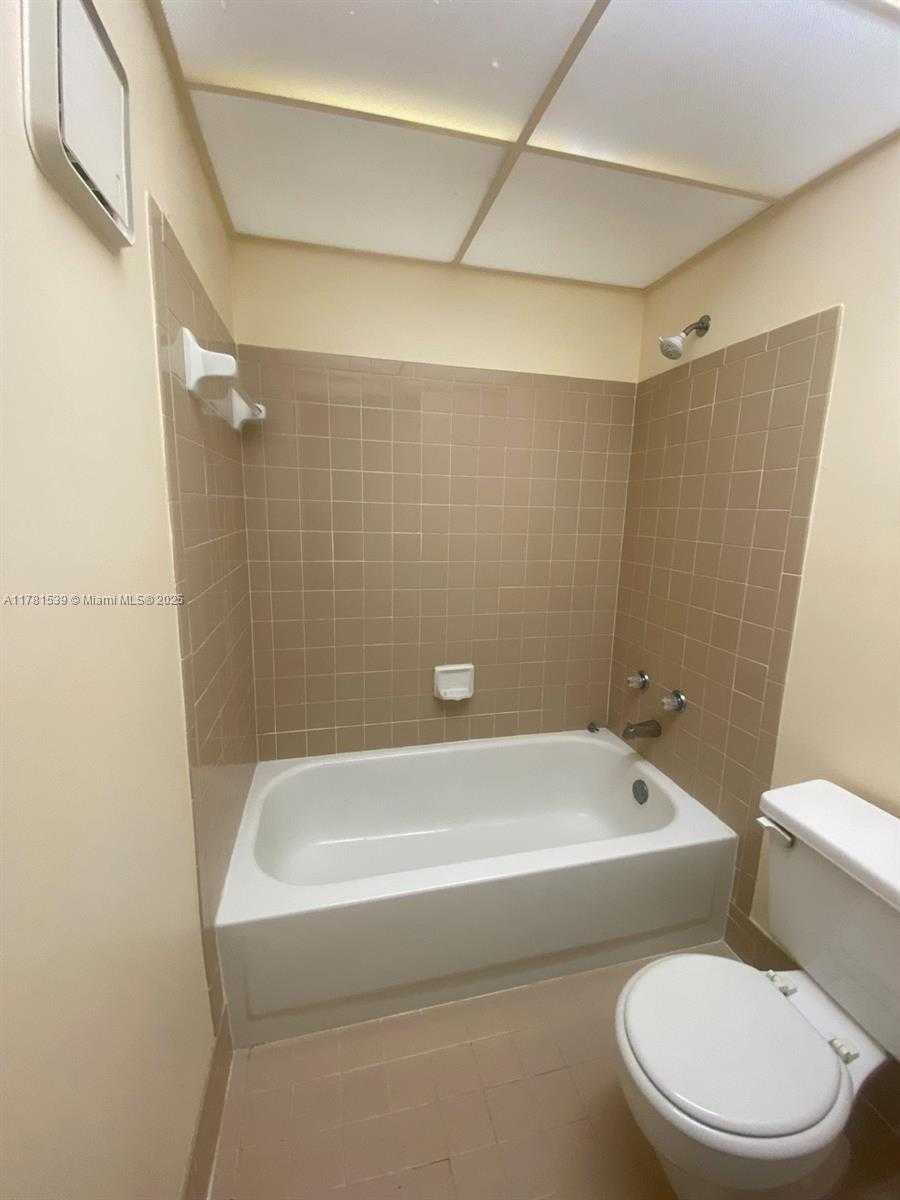 Small Image of 6890 ROYAL PALM BLVD #305H, Margate Number 15