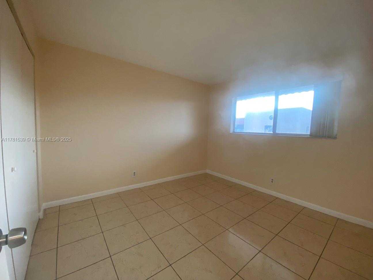 Small Image of 6890 ROYAL PALM BLVD #305H, Margate Number 9