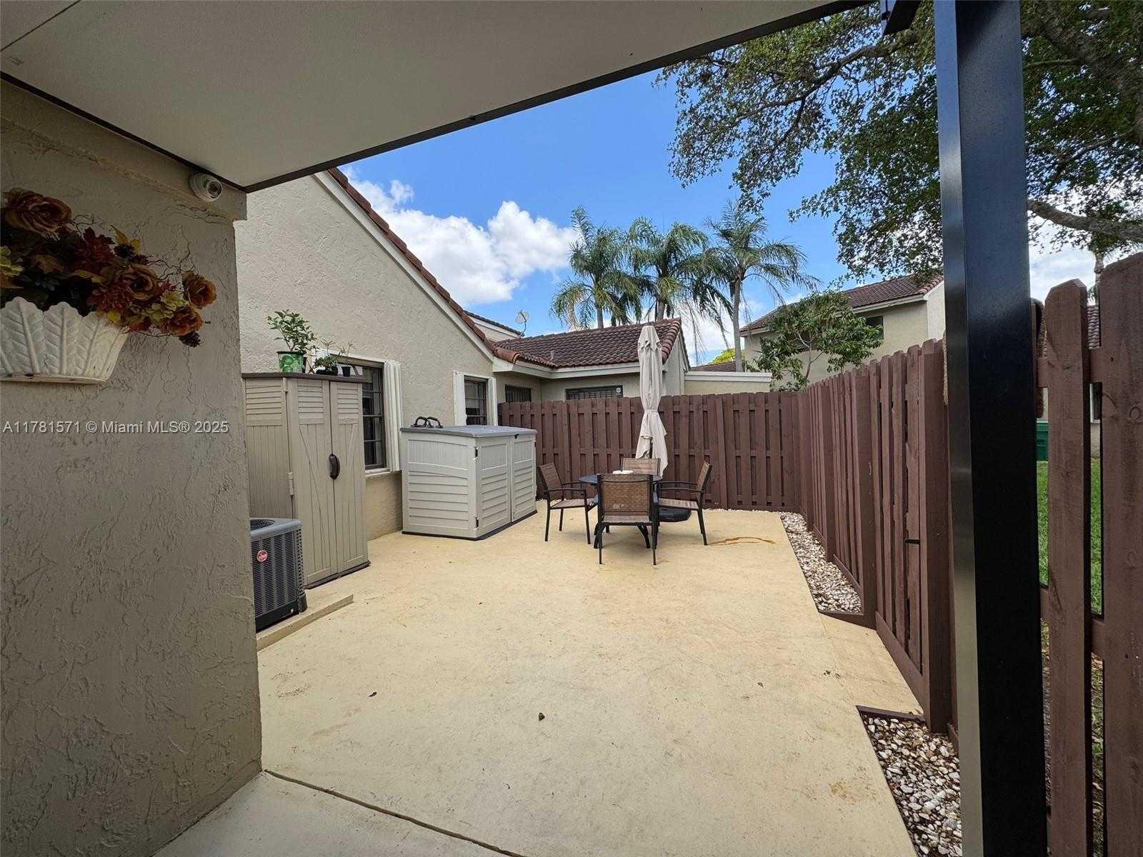 Small Image of 17012 NORTH WEST 66TH CT, Hialeah Number 23