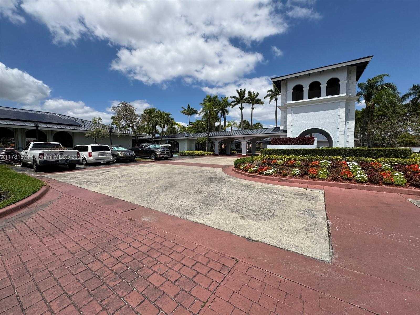 Small Image of 17012 NORTH WEST 66TH CT, Hialeah Number 27