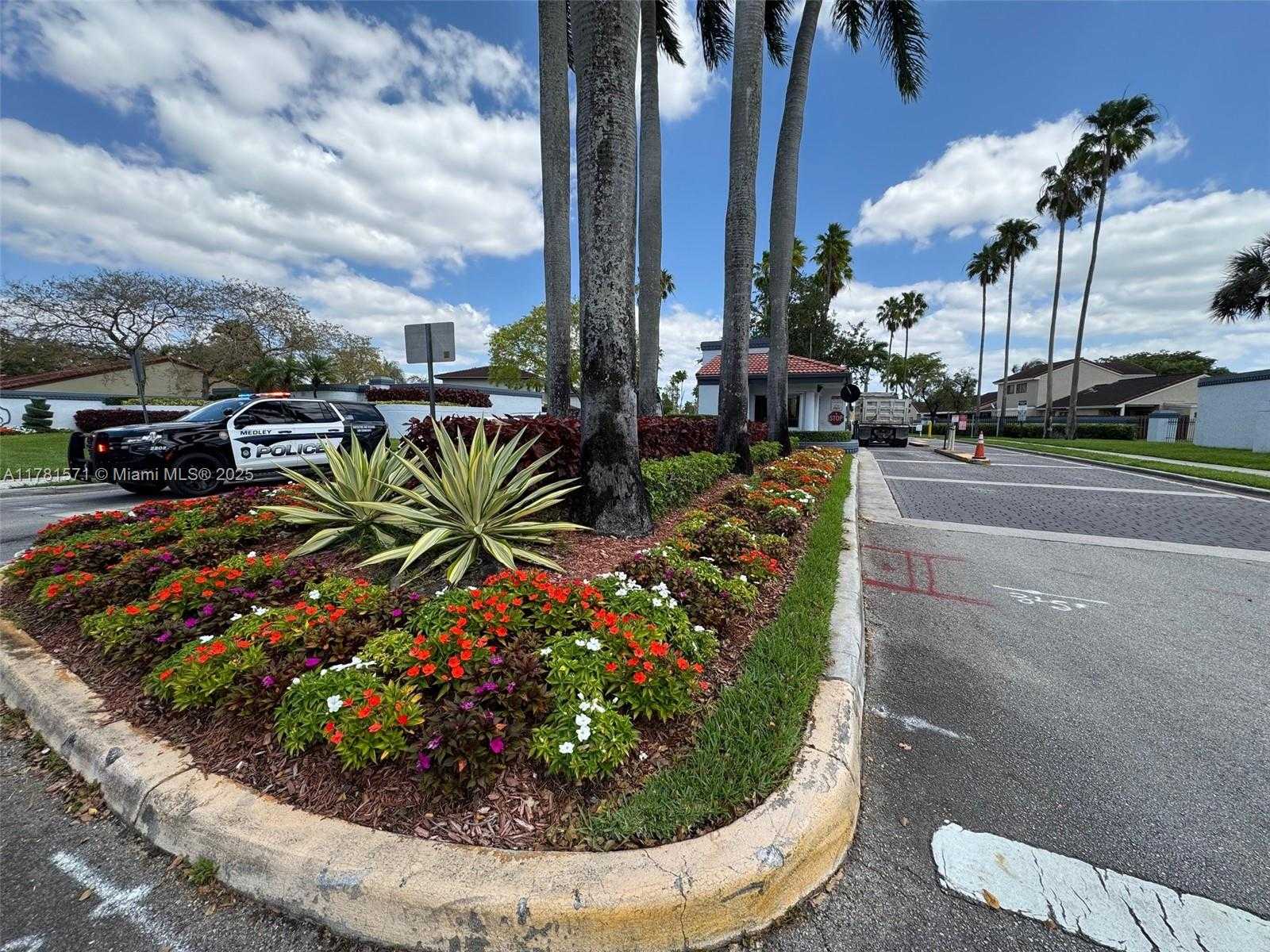 Small Image of 17012 NORTH WEST 66TH CT, Hialeah Number 3