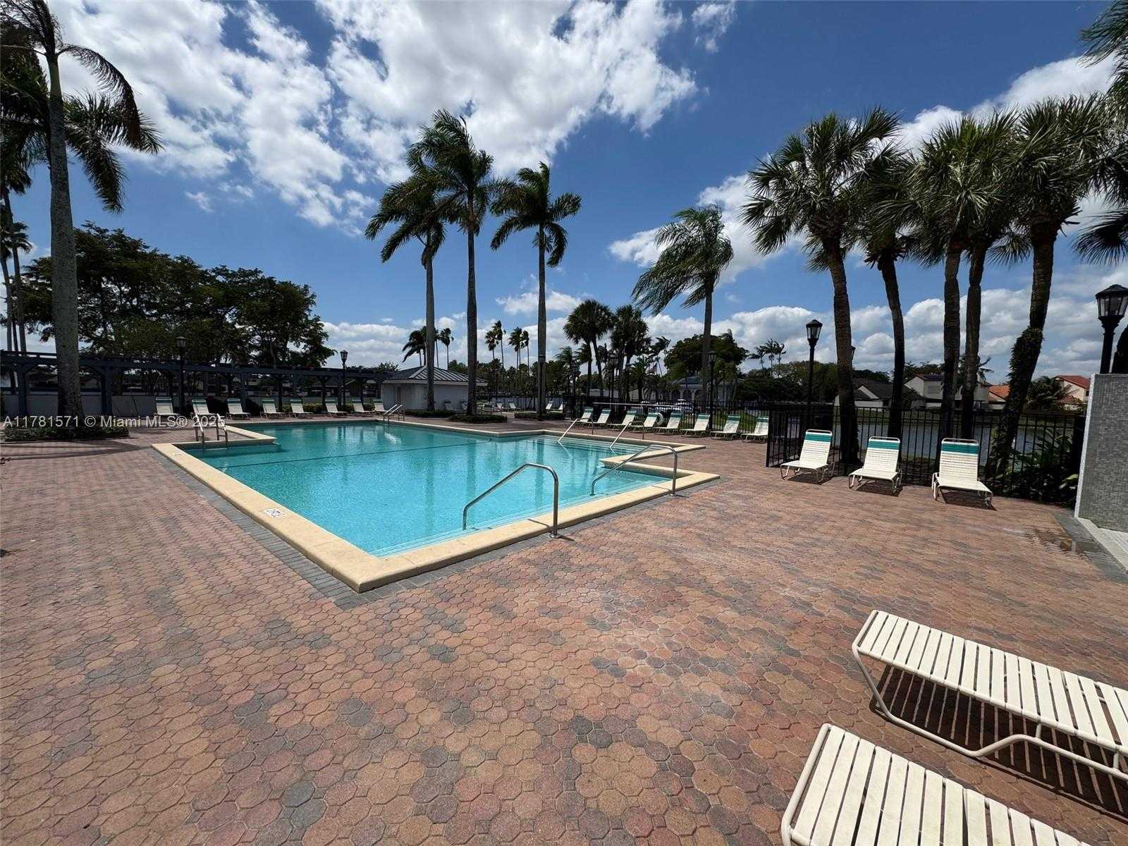 Small Image of 17012 NORTH WEST 66TH CT, Hialeah Number 33