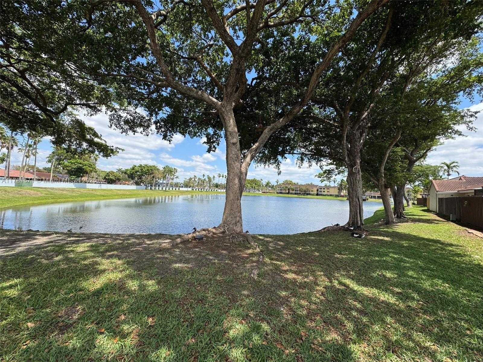 Small Image of 17012 NORTH WEST 66TH CT, Hialeah Number 38