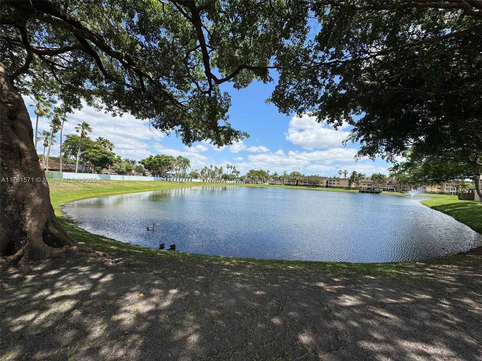 Small Image of 17012 NORTH WEST 66TH CT, Hialeah Number 41