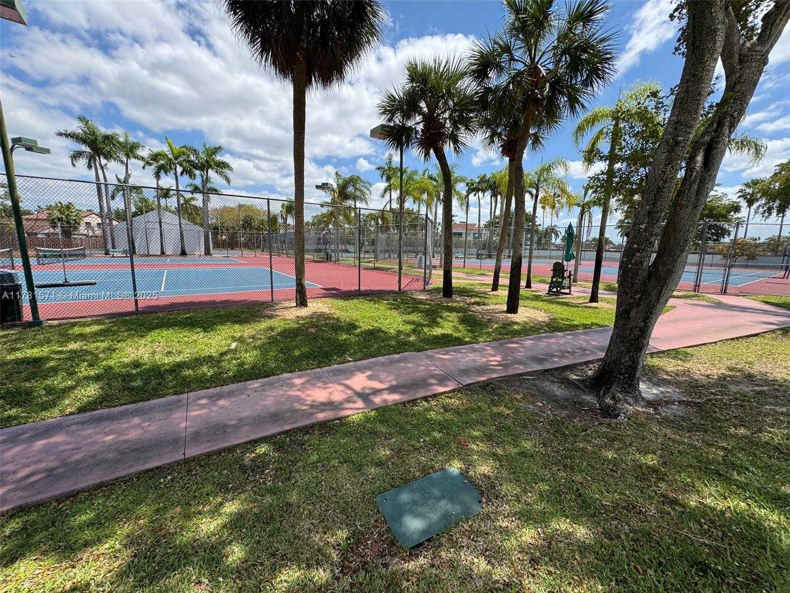 Small Image of 17012 NORTH WEST 66TH CT, Hialeah Number 43