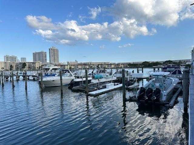Small Image of 18041 BISCAYNE BLVD #904, Aventura Number 4
