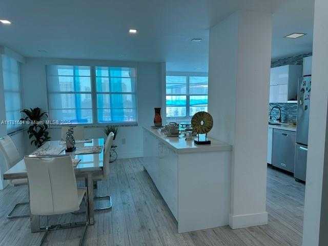 Small Image of 18041 BISCAYNE BLVD #904, Aventura Number 5