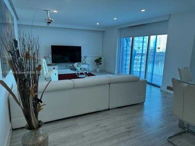 Small Image of 18041 BISCAYNE BLVD #904, Aventura Number 6