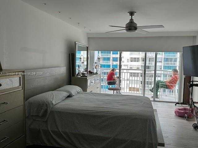 Small Image of 18041 BISCAYNE BLVD #904, Aventura Number 7
