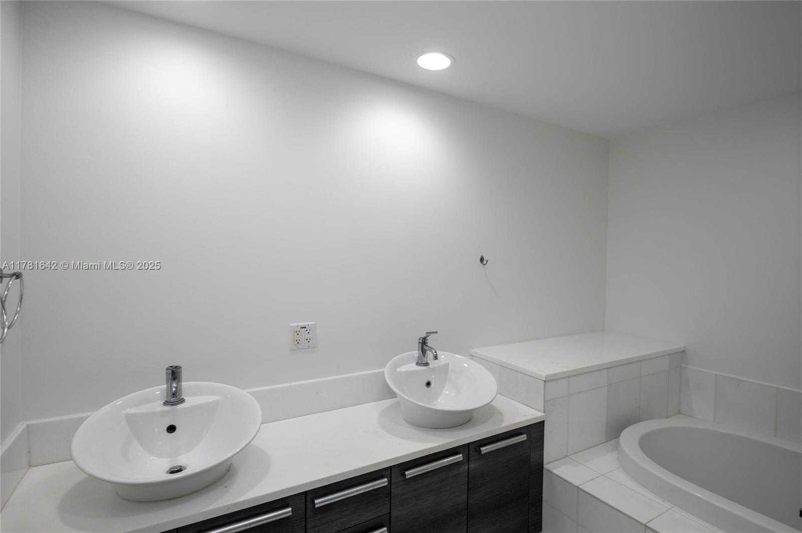 Small Image of 2950 NORTH EAST 188TH ST #143, Aventura Number 12