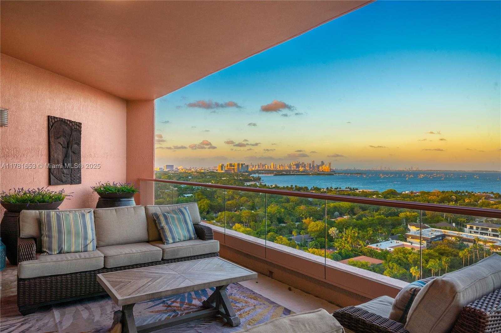 Small Image of 60 EDGEWATER DR #TS-E, Coral Gables Number 24