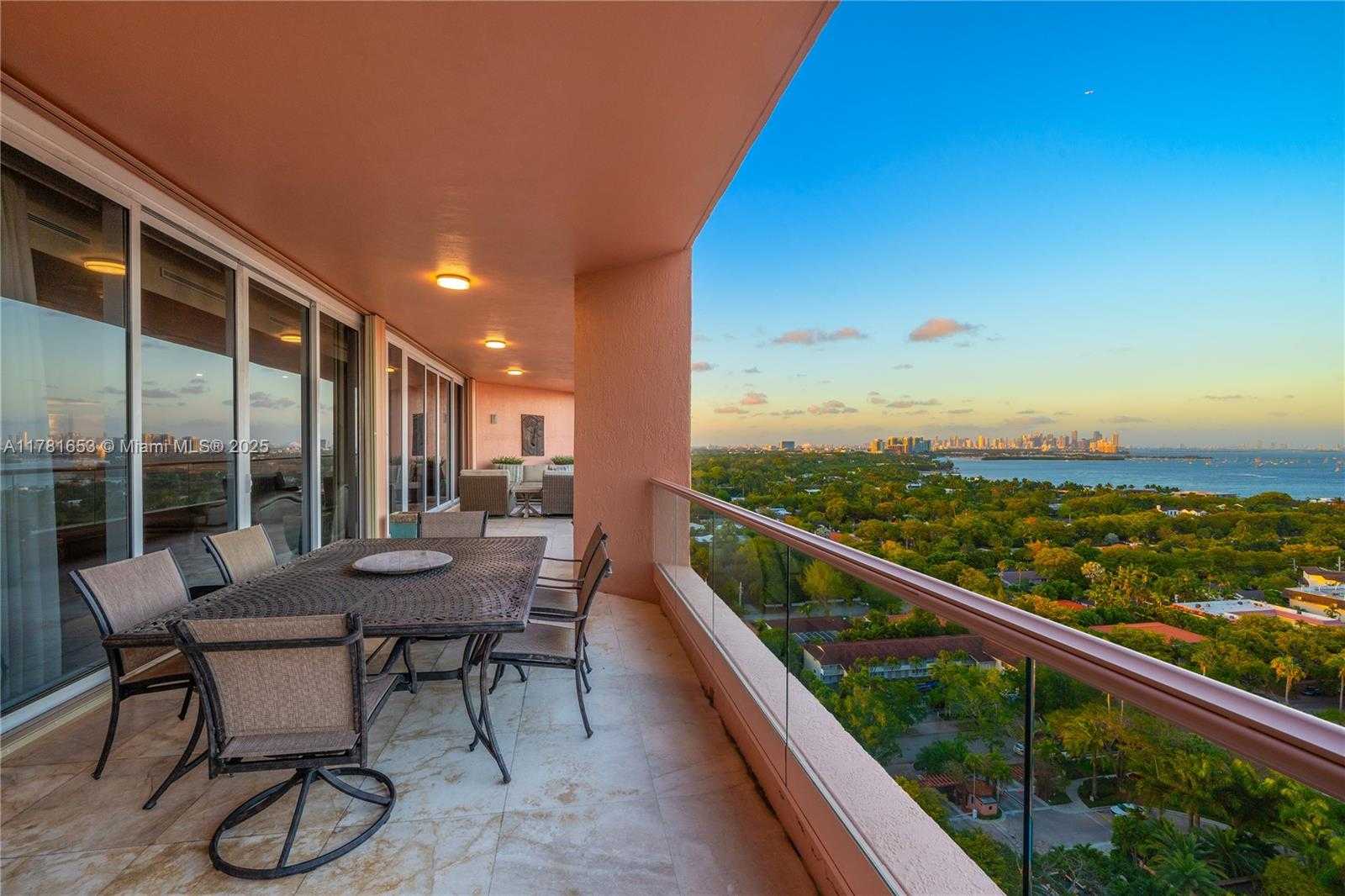 Small Image of 60 EDGEWATER DR #TS-E, Coral Gables Number 25