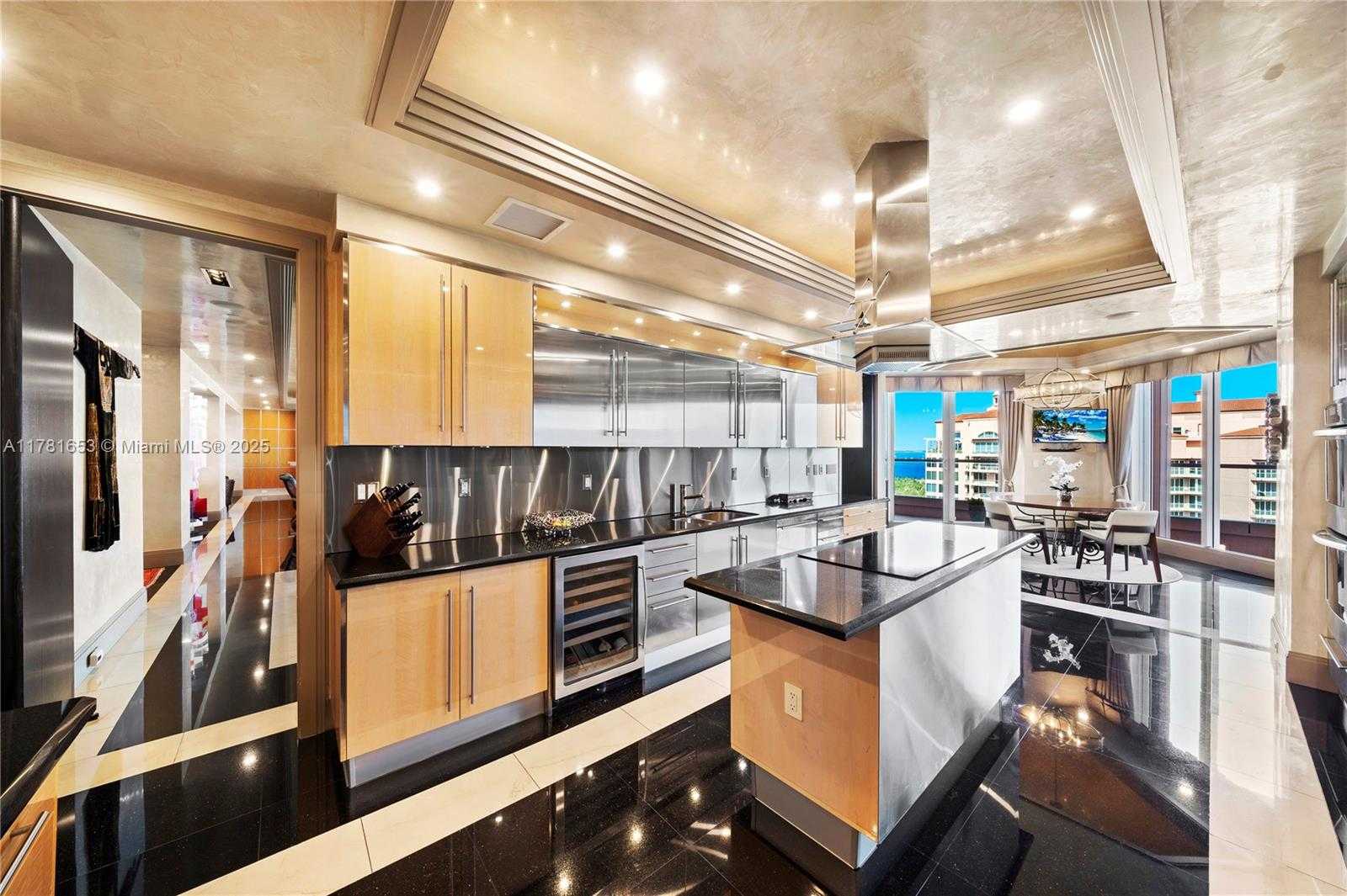 Small Image of 60 EDGEWATER DR #TS-E, Coral Gables Number 26